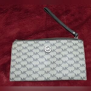 MICHAEL KORS Fulton Zip Clutch/ Wrist-let
